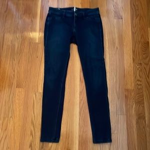 Ann Taylor LOFT Dark Wash Jeggings. Size 4P.